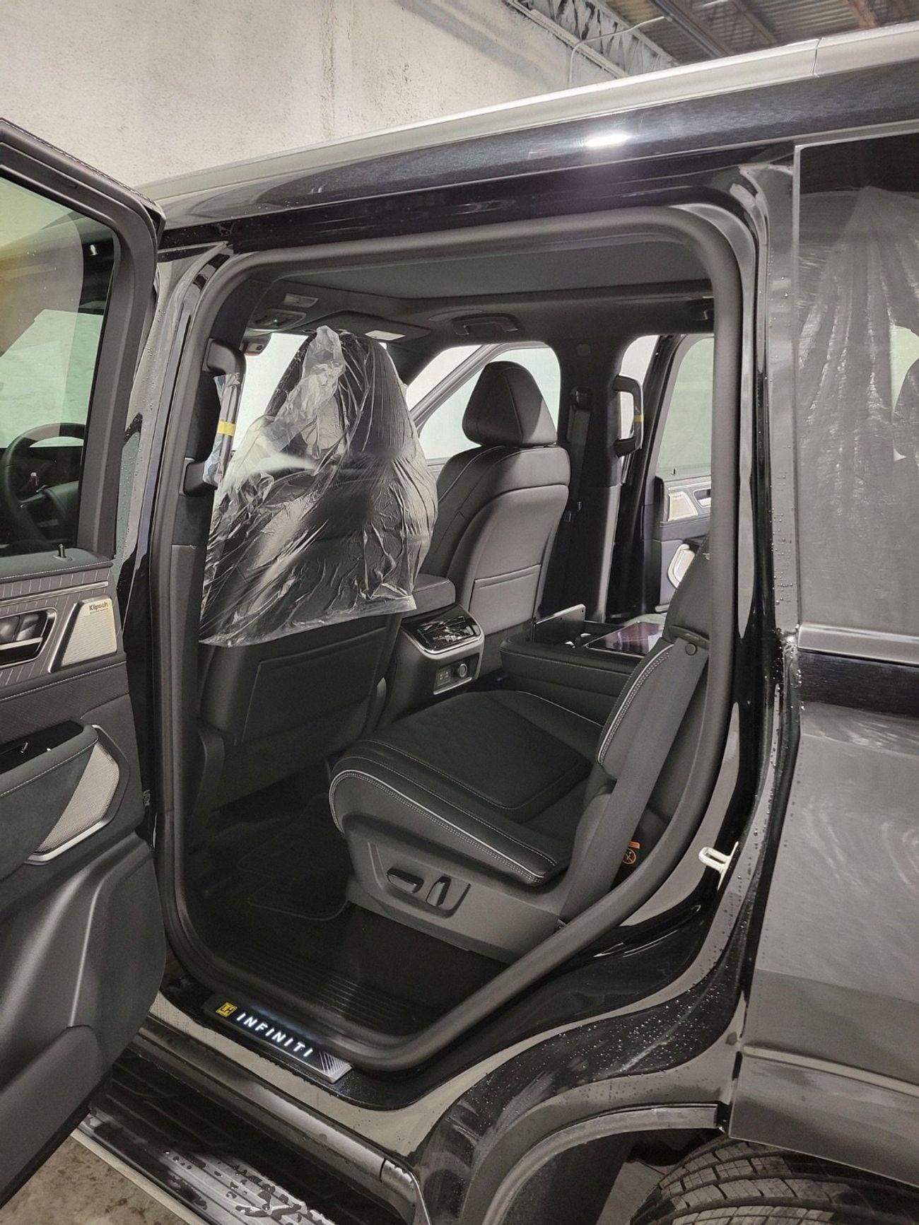 إنفينيتي QX80 Autograph Captain Chairs 3.5L