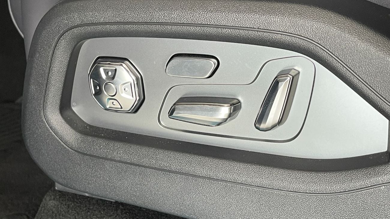 Denza B8 FLAGSHIP PHEV .SUV/CROSSOVER-Four Wheel Drive 7 Seats al- futtaim ▾