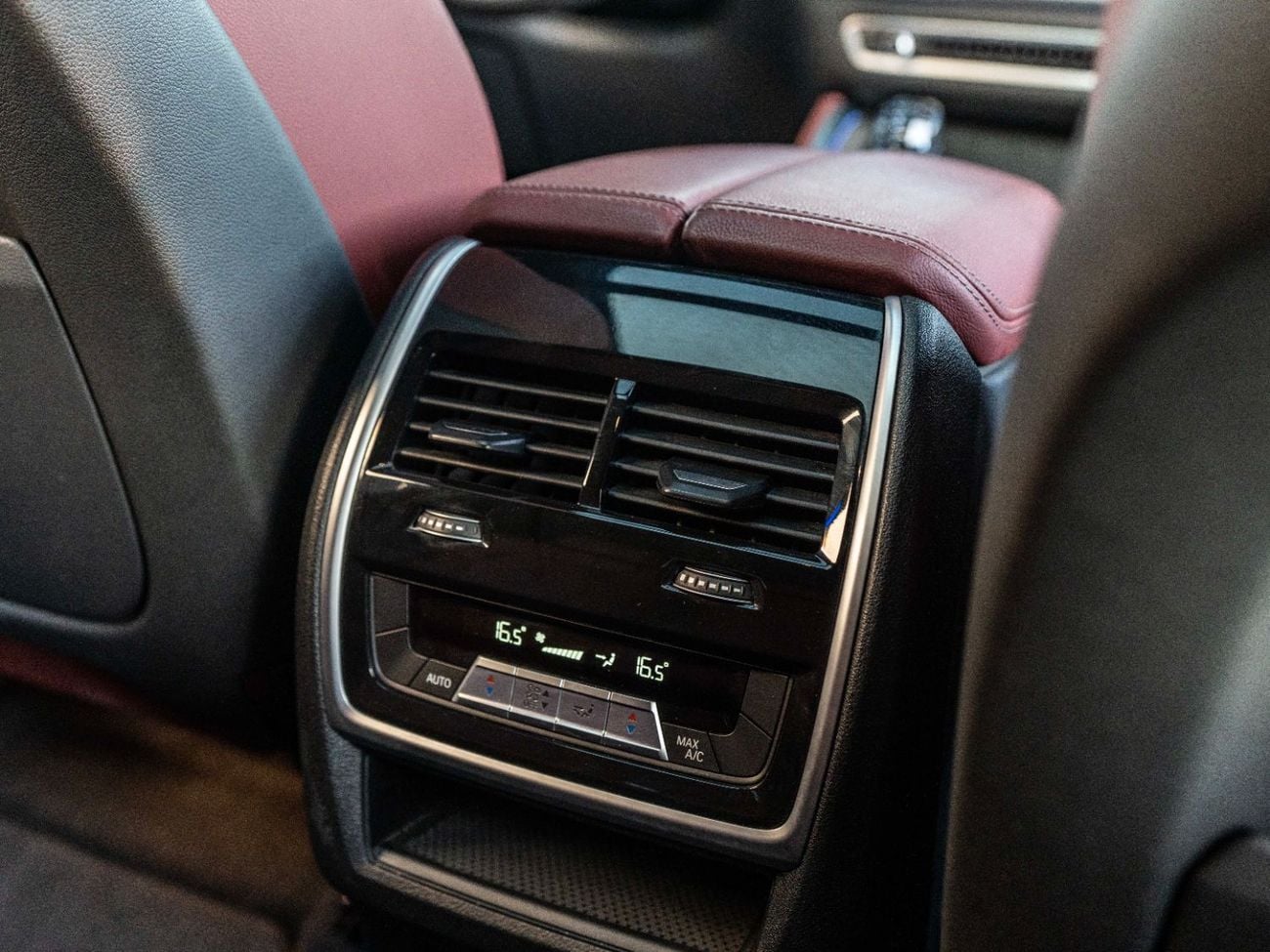 بي أم دبليو X6 xDrive40i Luxury M Sport Package 3.0L