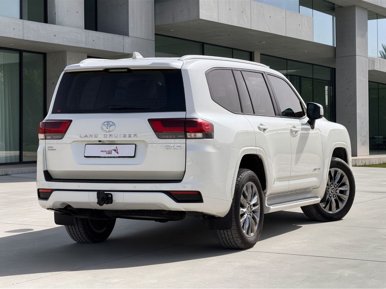 Toyota Land Cruiser GXR 3.5L TOYOTA LAND CRUISER GXR TWIN TURBO | 3.5L V6 – 409 BHP | 2025 | GCC SPECS | AED 4,960 PER M
