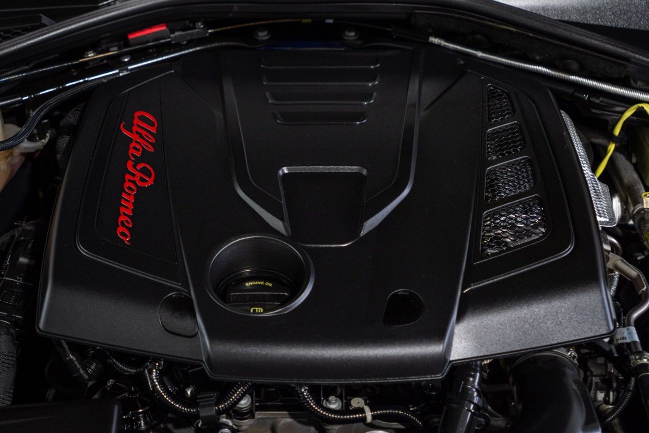 Alfa Romeo Giulia Veloce 2.0L AWD 2020 Alfa Romeo Giulia Veloce | Full Alfa Romeo Service History