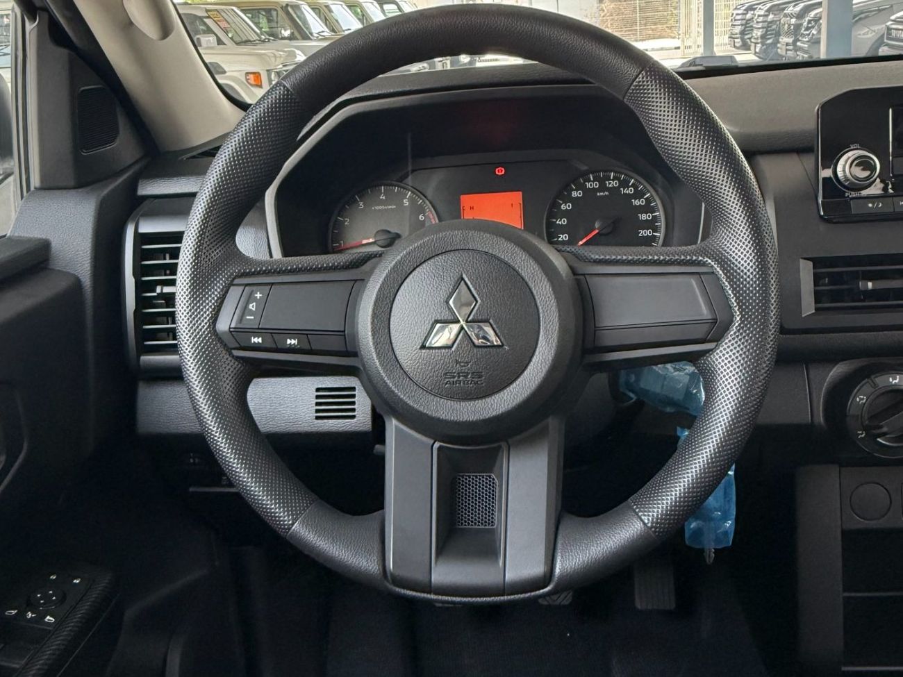 Mitsubishi L200 chrome package 4x4 M/T 18 inch alloy rims **EXPORT ONLY**التصدير فقط خارج الخليج**