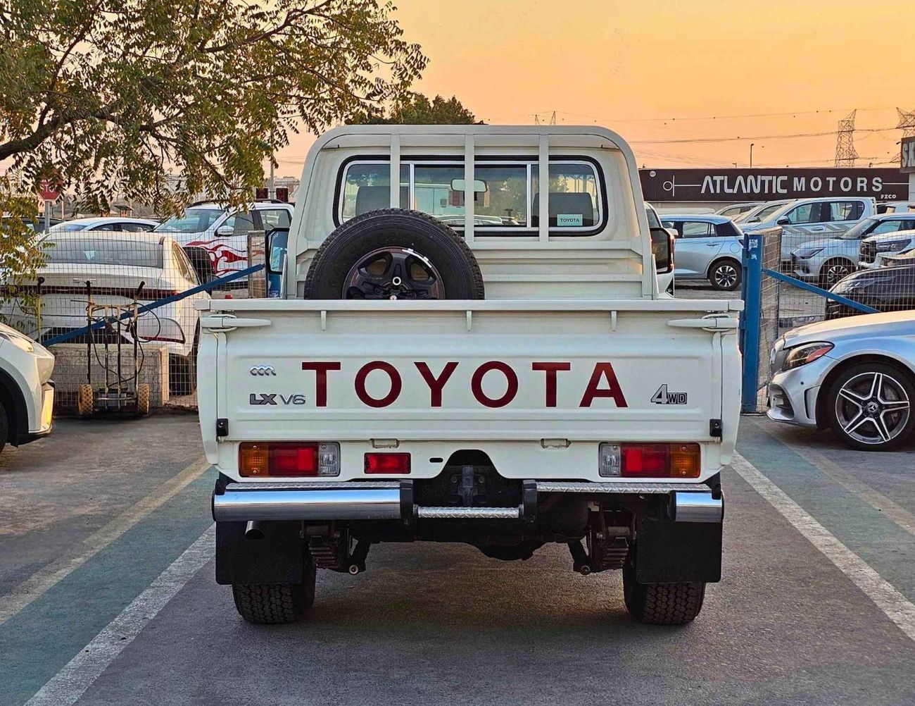 Toyota Land Cruiser Pick Up LX LC79 / SINGLE CABIN /4.0L V6 PETROL M/T 4WD (CODE # LC79SCPM)