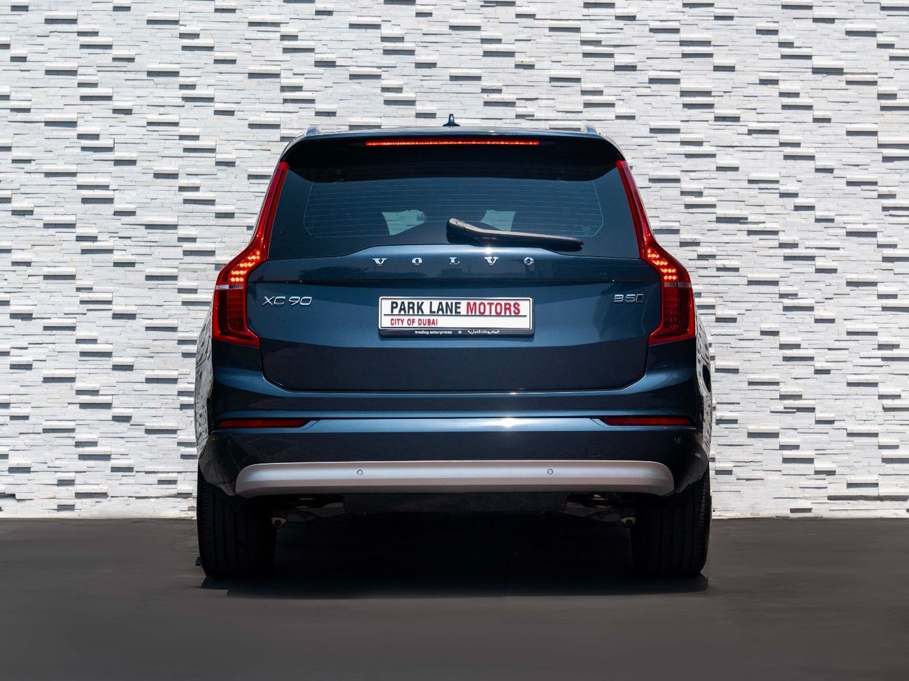 Volvo XC90 AED 2,988 PM • XC90 B5 • ONLY 15,000 KMS • OFFICAL VOLVO WARRANTY AND SERVICE CONTRACT