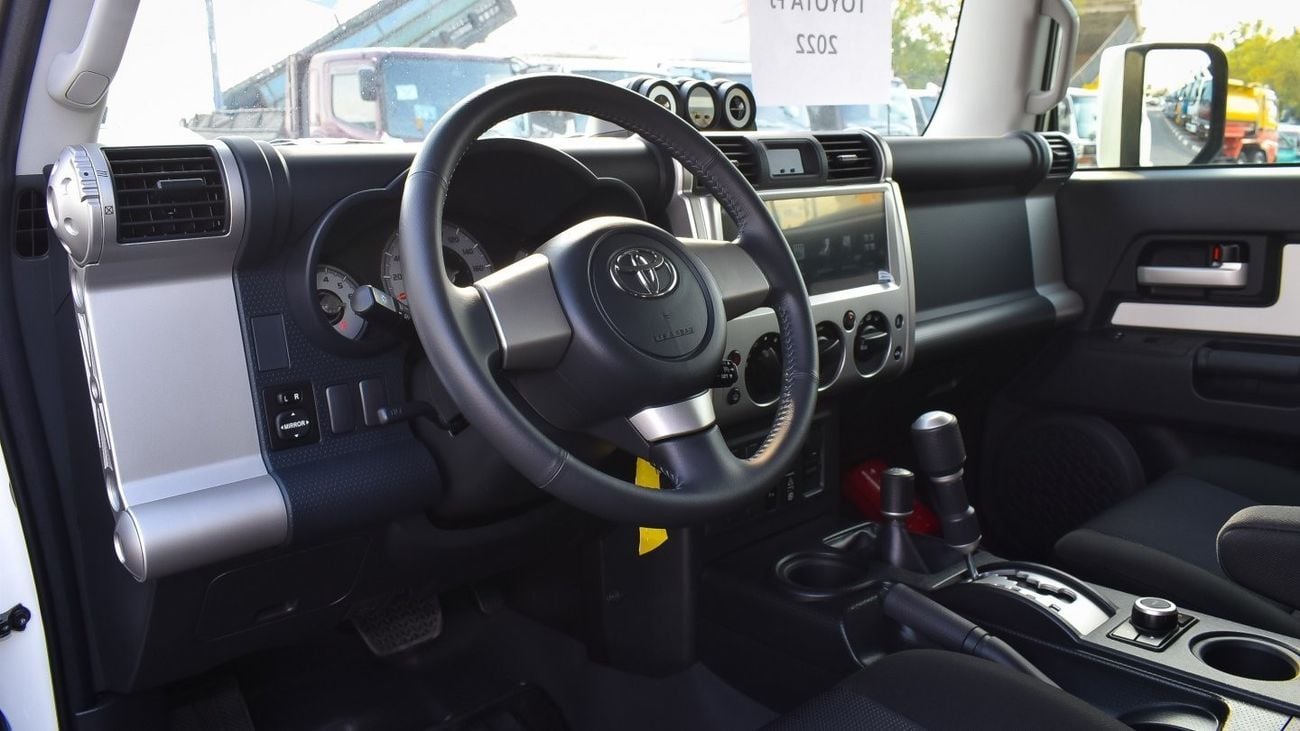 Toyota FJ Cruiser 4.0L  Full Option