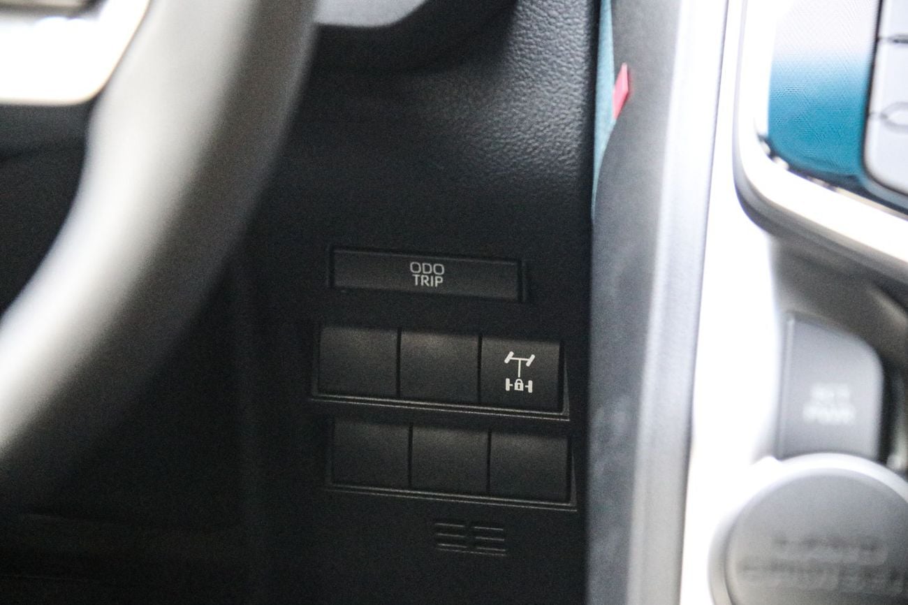 Toyota Land Cruiser GXR 4.0L Toyota Land Cruiser GXR 2025 | 4L | BASIC | Ramadan Offers.