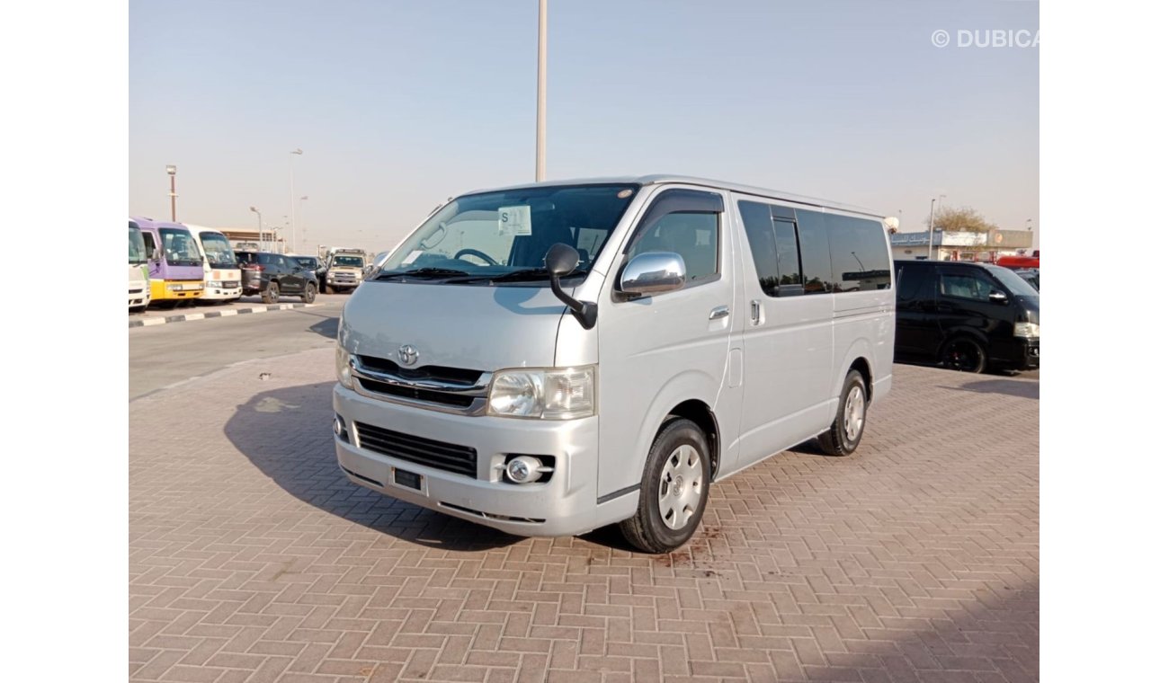 Toyota Hiace TOYOTA HIACE VAN RIGHT HAND DRIVE (PM1650)