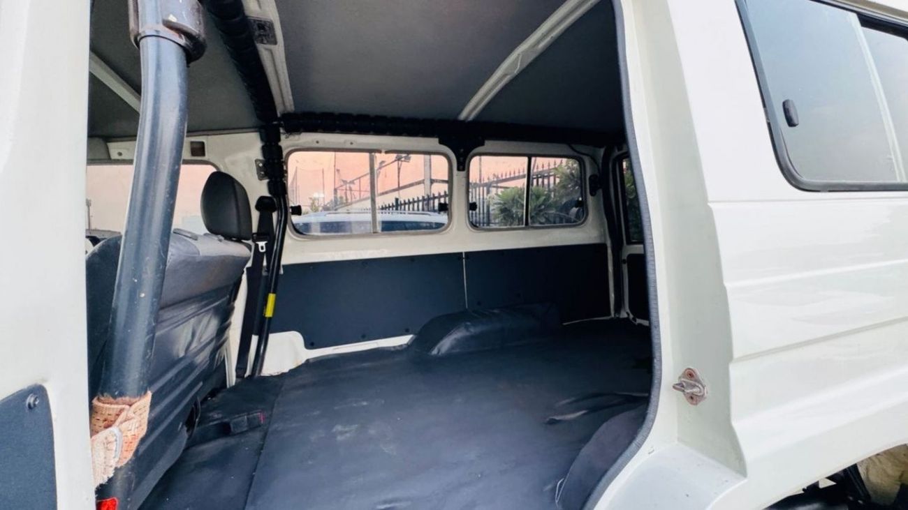 تويوتا لاند كروزر 70 -