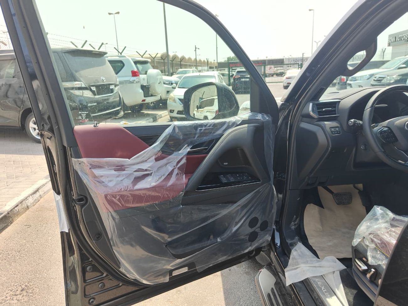 لكزس LX 600 2024 Lexus LX600 Signature (7-Seater) 3.5L V6 Twin-Turbo Petrol A/T 4WD Export Only