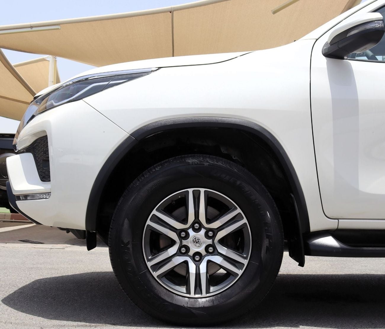 Toyota Fortuner GXR ACCIDENTS FREE - GCC- V6 - GXR - ORIGINAL PAINT - PERFECT CONDITION INSIDE OUT