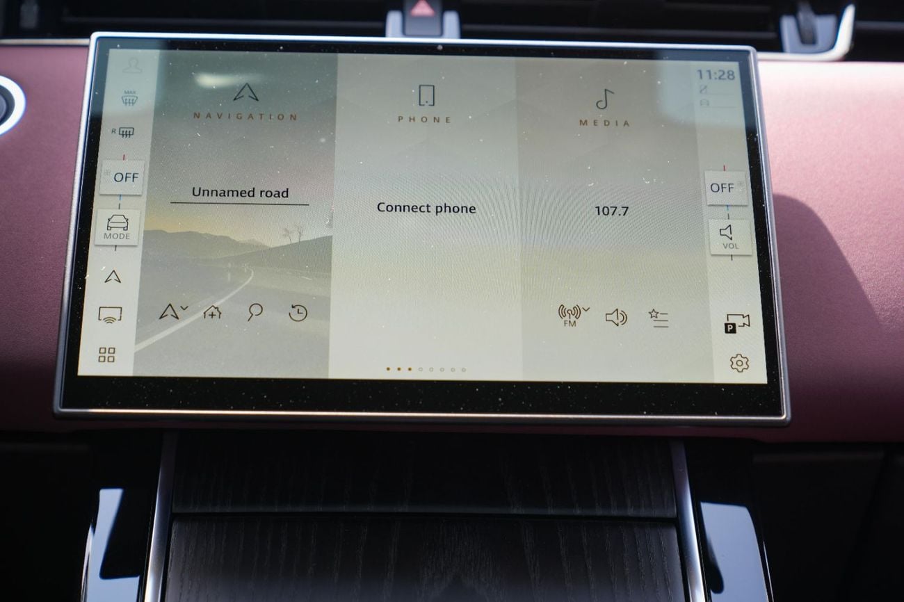 لاند روفر رانج روفر إيفوك SE P250 DYNAMIC 2025!! FIVE YEARS WARRANTY!! THREE YEARS SERVICE CONTRACT