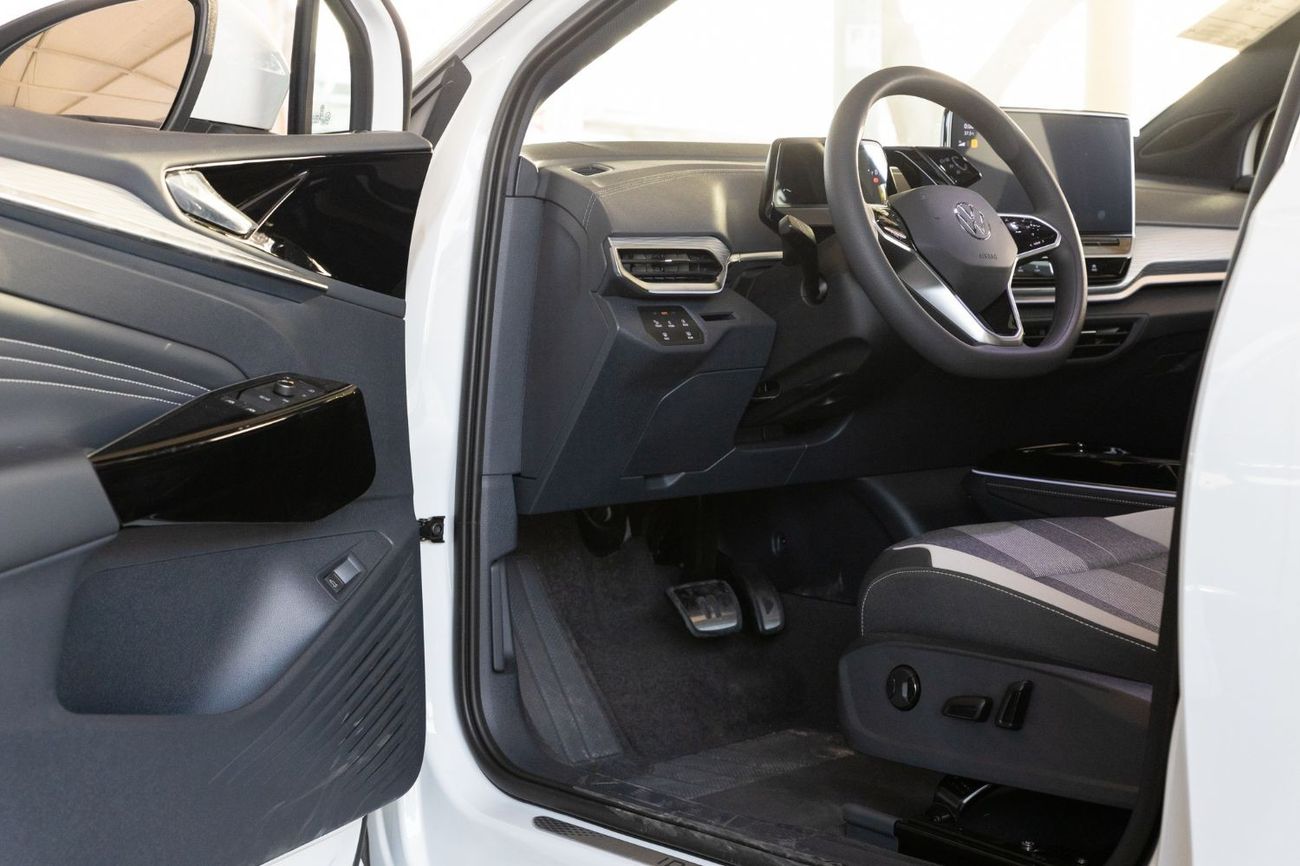 فولكس واجن ID.4 2022 VW ID4 Pure+ 19 بوصة FP - أبيض من الداخل أسود ورمادي | للتصدير فقط