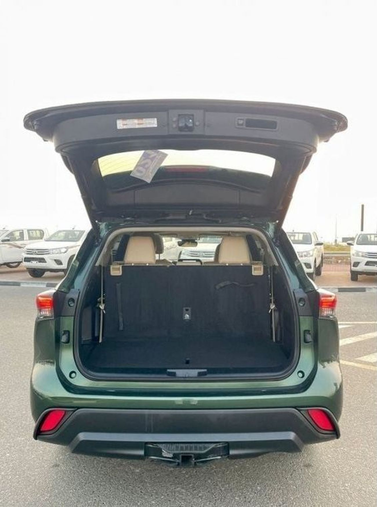 Toyota Highlander 2023 Toyota Highlander 2.4L V4 Turbo - XLE Full Option AWD 4x4 - Radar & Wireless charger - 55,300 M