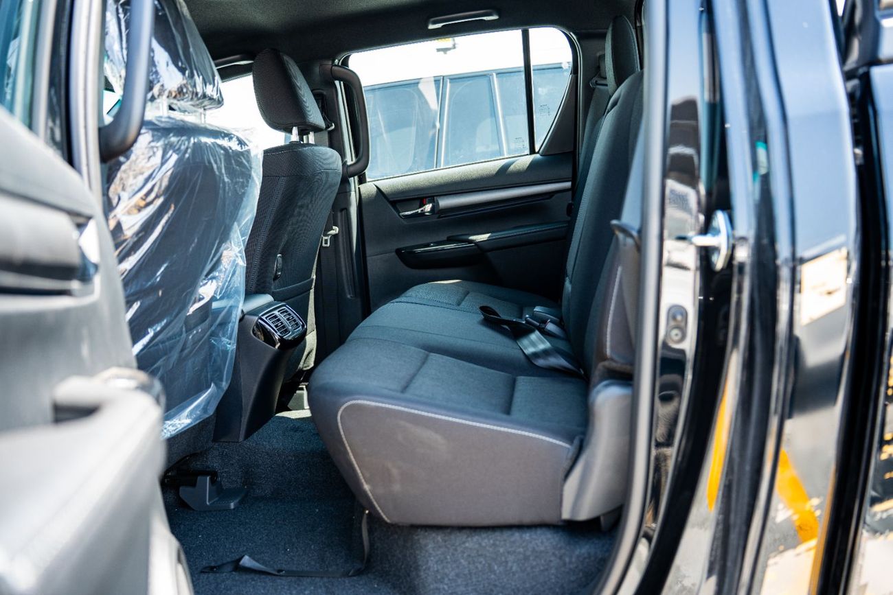 تويوتا هيلوكس Toyota Hilux Adventure 2025 4.0L Petrol Double Cab Pickup  4WD