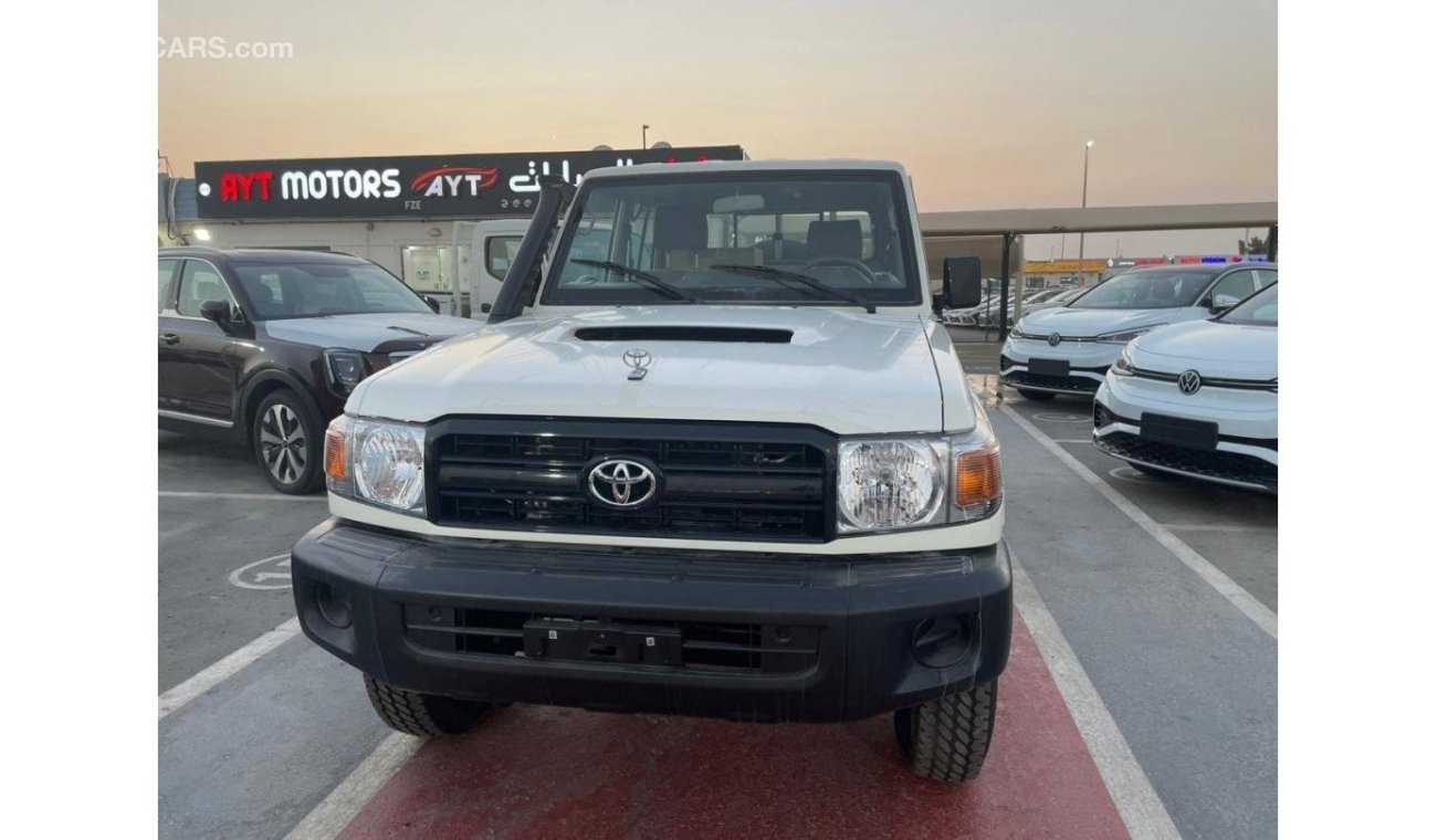 Toyota Land Cruiser Pick Up 79 4.5L TURBO DIESEL V8 DCABIN 6 SEAT 4WD MT 22MY (FOR EXPORT ONLY)