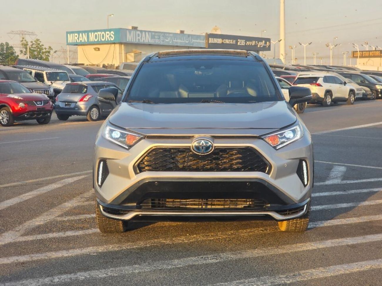Toyota RAV4 2019 Model XSE hybrid engine Paranomic and two cameras