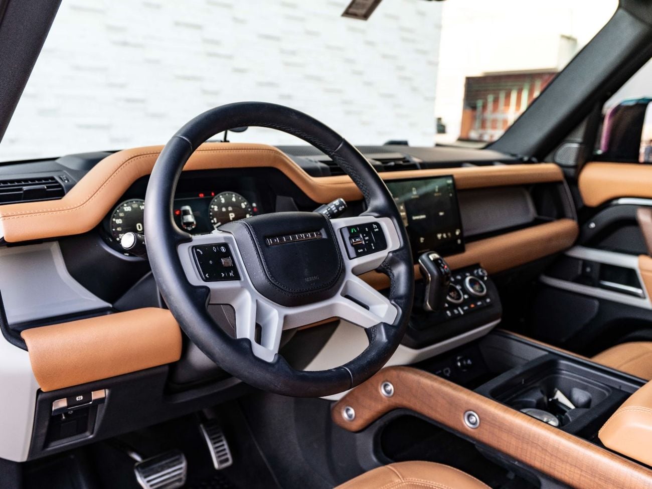 Land Rover Defender P400 110 HSE 3.0L (5 Seater)