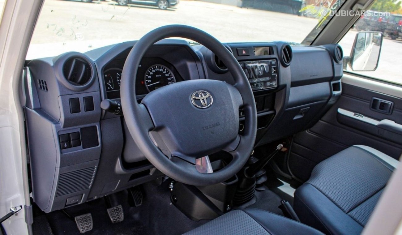 Toyota Land Cruiser Pick Up 79 4.5L V8 DC TURBO DIESEL - 6-SEATER MT