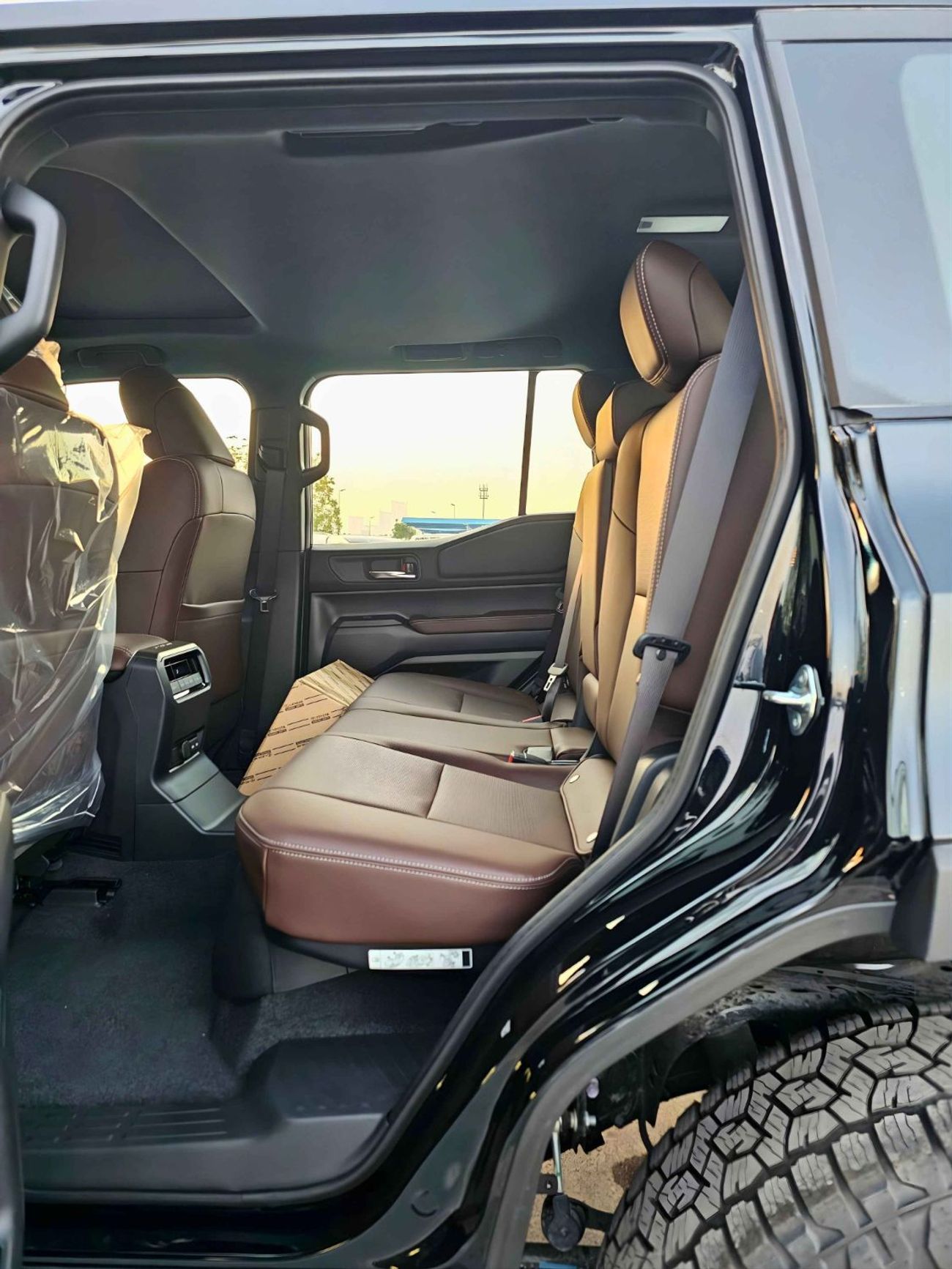 تويوتا برادو ADVENTURE TURBO /2.8L V4 DIESEL/DRIVER POWER SEAT WITH LEATHER/DVD+CAMERA/COOL BOX (CODE#P28ADV3)