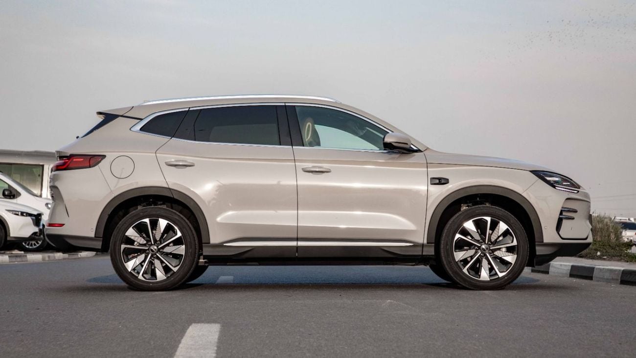 بي واي دي سونغ بلس EV 520KM LUXURY EDITION | 2025 | Ready Stock Limited QTY | For Local Registration +10% | RAMADAN REW