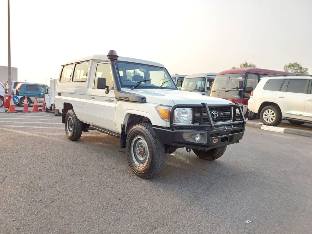 Toyota Land Cruiser TOYOTA LAND CRUISER SUV RHD 2017 MODEL 4.2 L DIESEL MANUAL(PM89627)