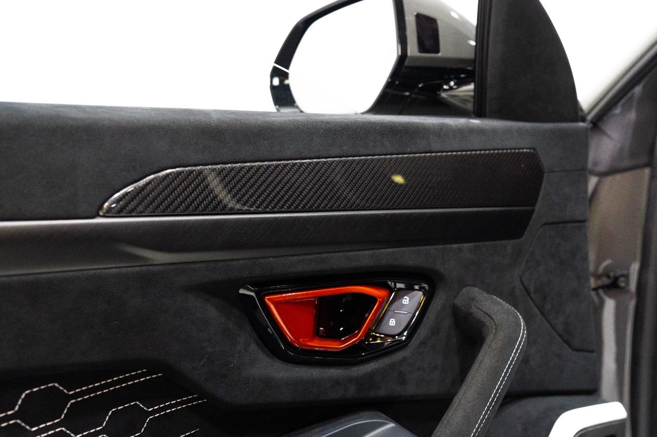 لامبورغيني اوروس 4.0T V8 Performante URUS PERFORMANTE | TWO TONE INTERIOR ALCANTARA SEATS | CARBON INT/EXT | MASSAGE 