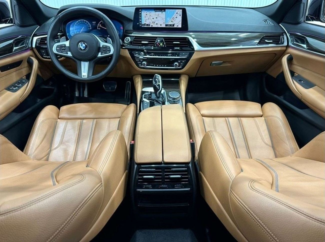 بي أم دبليو 520i M سبورت 2019 BMW 520i M-Sport, Warranty, Full BMW Service History, Full Options, GCC