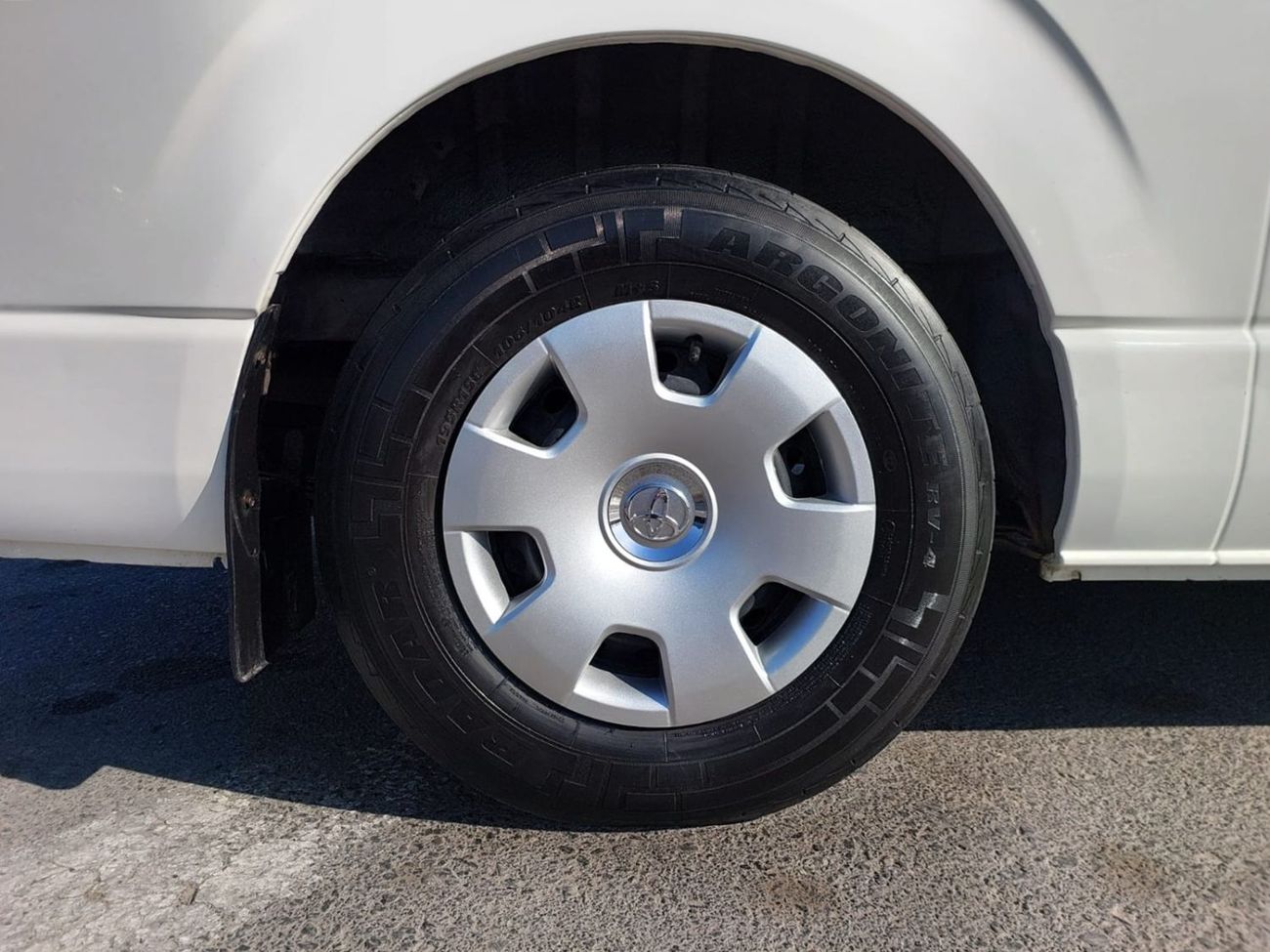 Toyota Hiace TOYOTA HIACE COMMUTER VAN RHD 2012 MODEL 3.0 L DIESEL AUTOMATIC(PM13847)