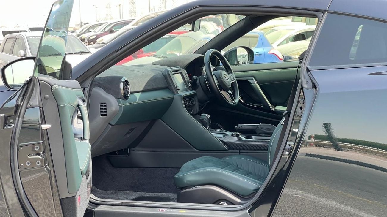 Nissan GTR Premium Edition 3.8L