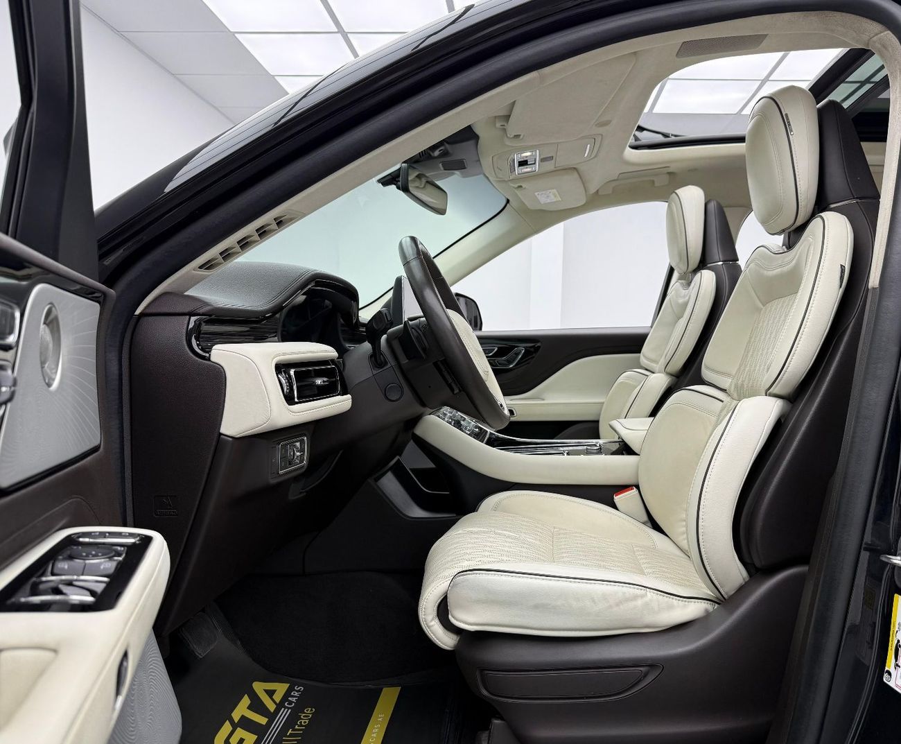 لينكولن أفياتور Presidential 3.0L 2022 Lincoln Aviator Presidential, Warranty, Excellent Condition, 7 Seater, GCC