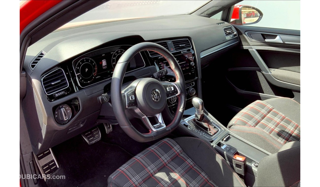 فولكس واجن جولف GTI P2 (Fabric Seats)