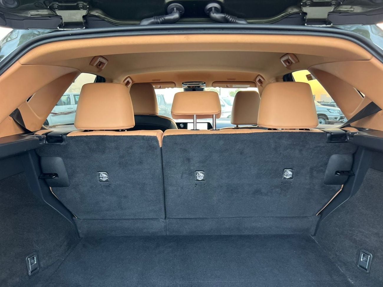 Lexus NX250 PREMIUM (NON GCC) 2024 Lexus NX250 MidOption 2.5L V4 FWD- Rear Camera & Sensor - Leather Seat - Auto Trunk