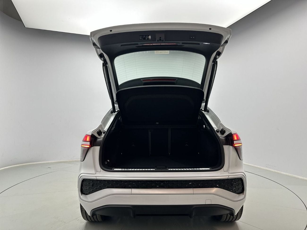 Audi Q3 Sportback TFSI quattro 204hp Premium Edition (Ref# 24978)