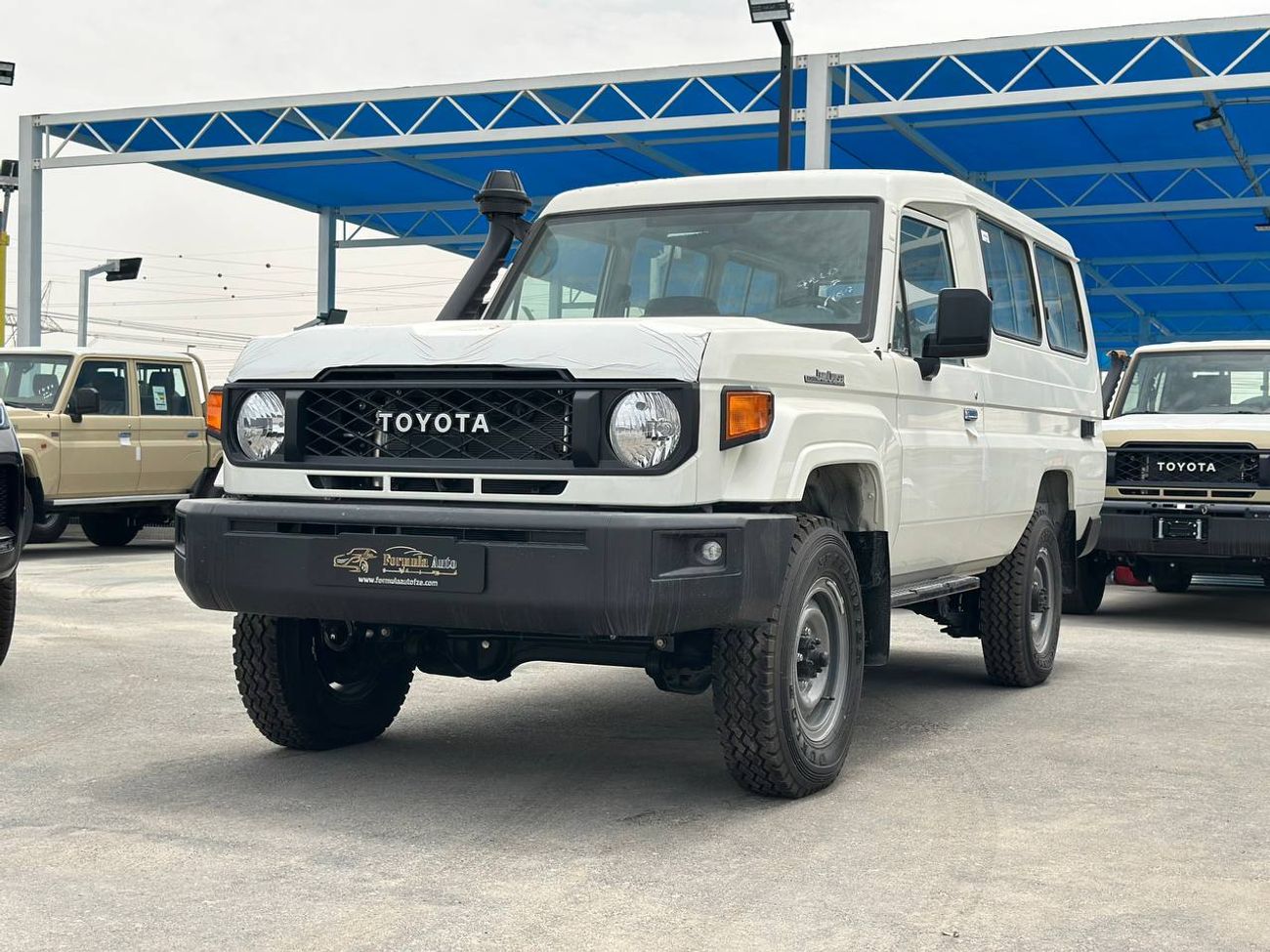 Toyota Land Cruiser LC78 4.2L DSL M/T // STD Option With Power Windows , Center Lock // Special Offer // By Formula Auto