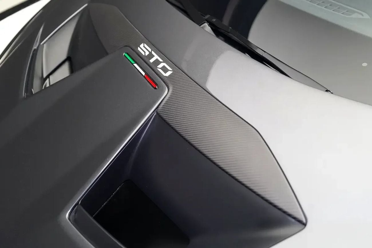 Lamborghini Huracan STO