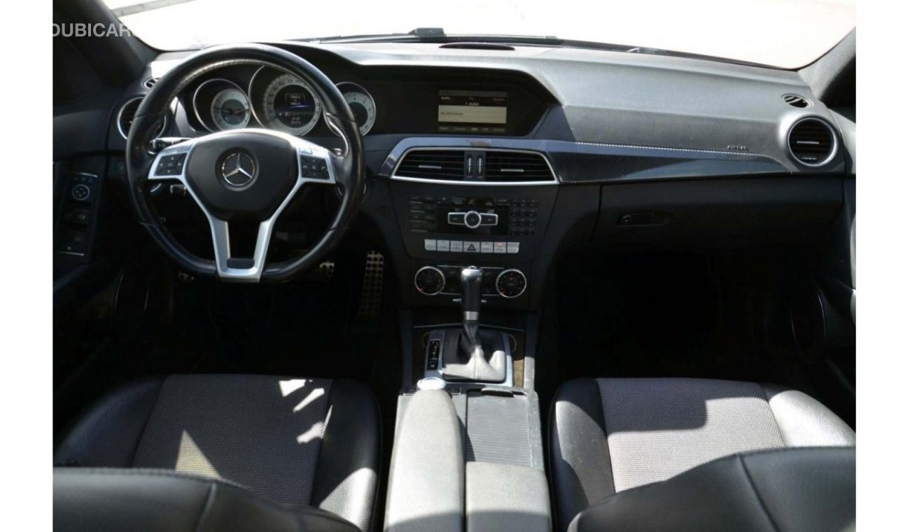 Mercedes-Benz C200 Avantgarde Avantgarde Avantgarde Fully Loaded AMG Kit