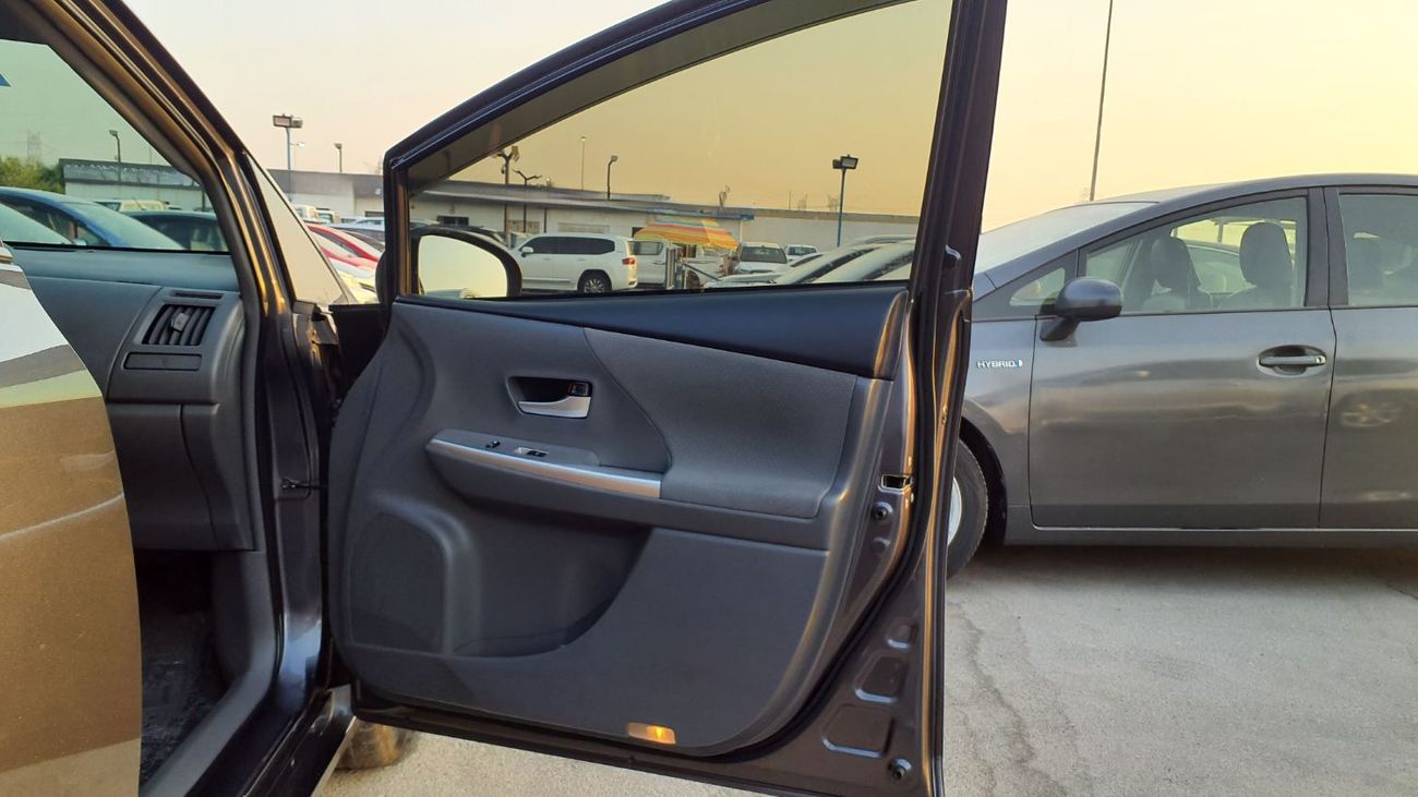 Toyota Prius+ Toyota Prius 2014 – Hybrid Efficiency | Grey