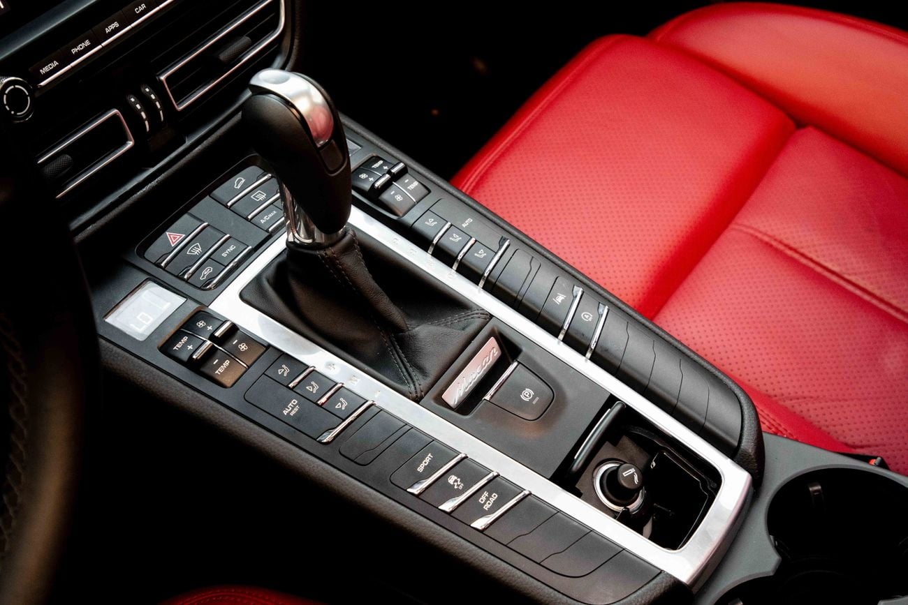 بورش ماكان Macan Base | 3,330 P.M | 0% Downpayment | Perfect Condition!