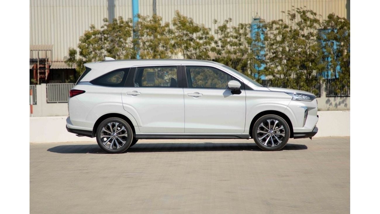 Toyota Veloz 2023 Toyota Veloz V 1.5 - Pearl White inside Black | Export Only