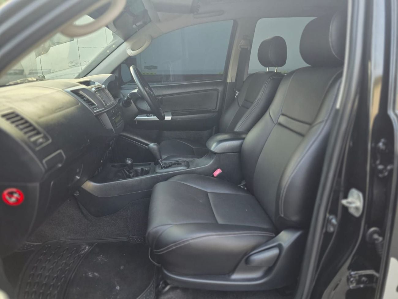 Toyota Hilux 2015 | 3.0L DIESEL | AT | RHD | DOUBLE CABIN | HEAVY BULL BAR | AIR SNORKEL | SPORTS BAR