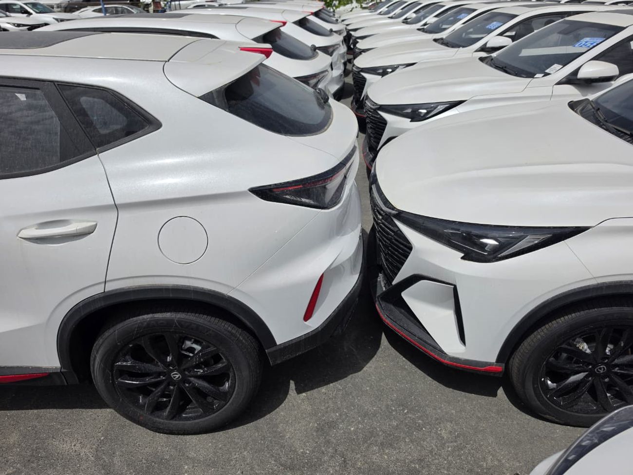 تشنجان x5 بلس Changan X5 Plus 2026 – فل أوبشن | 1.5 تيربو | أبيض / أحمر