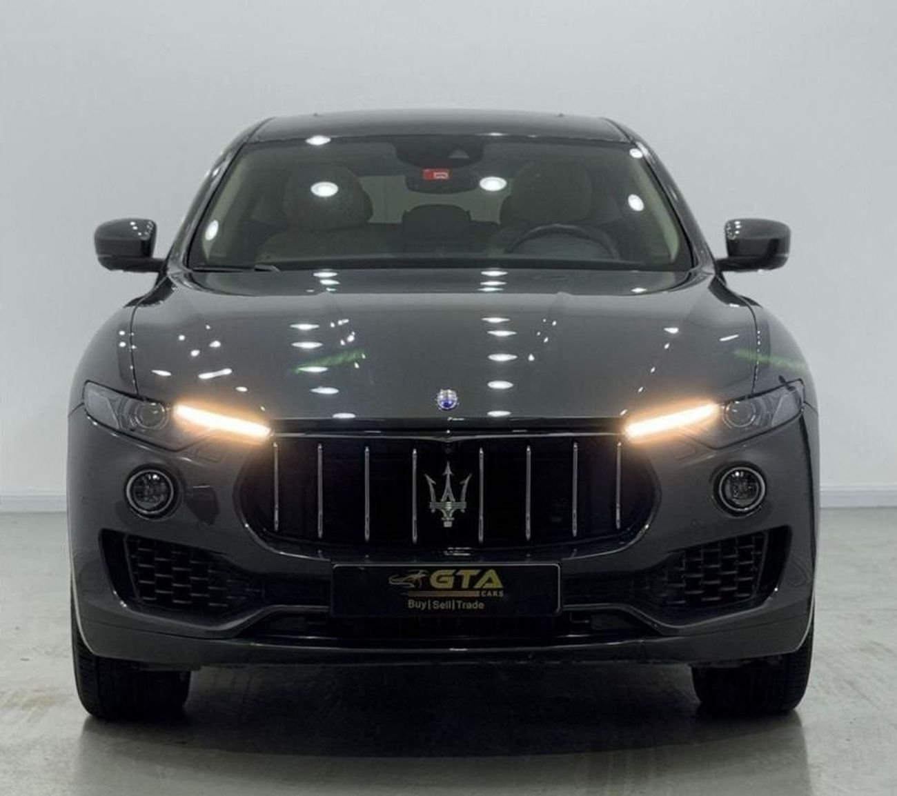 Maserati Levante SQ4 3.0L (430 HP) 2017 Maserati Levante SQ4, Warranty, Full Service History, Excellent Condition, GC