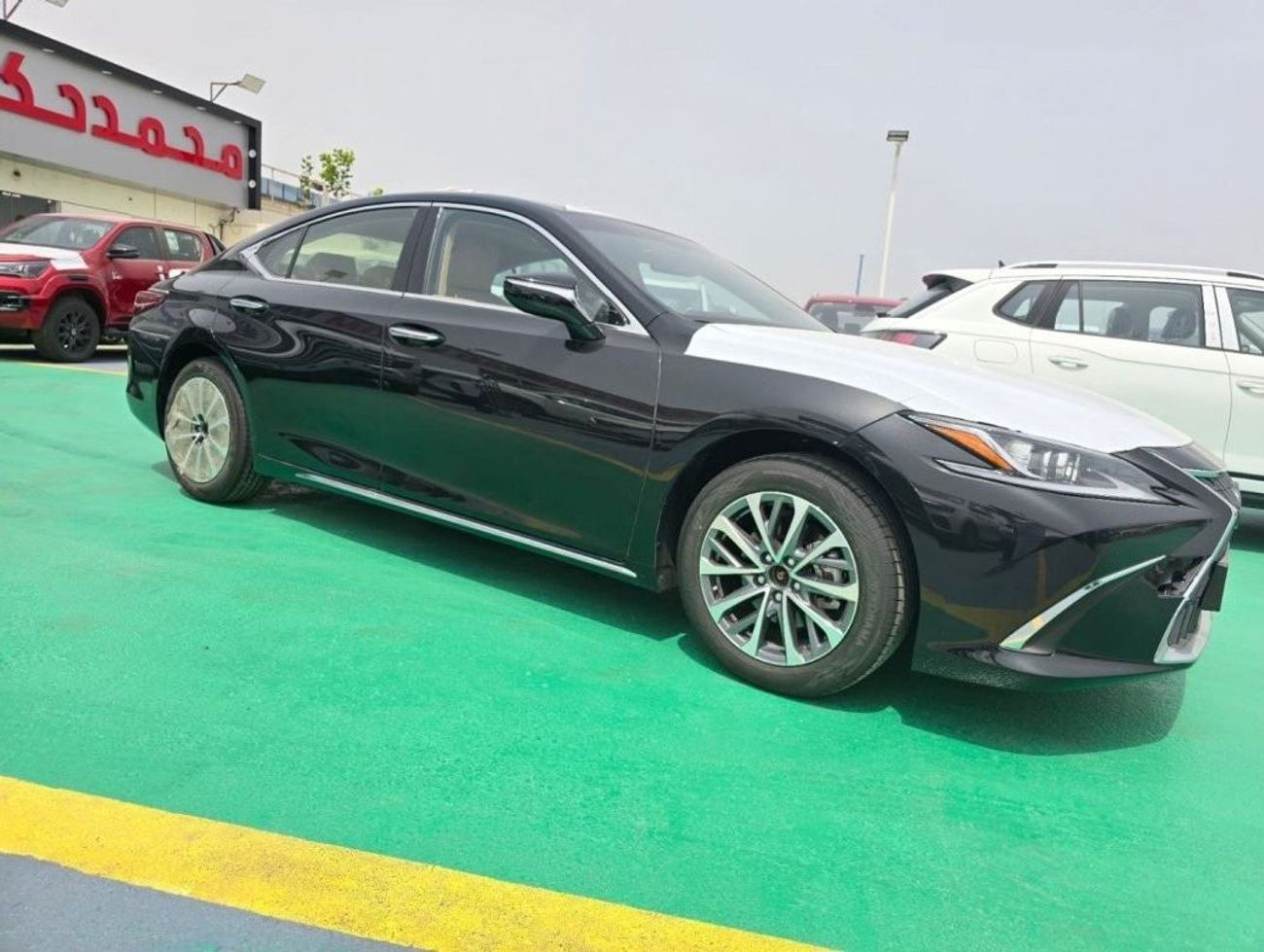 Lexus ES300h 2.5L HYBRID 2025 GCC