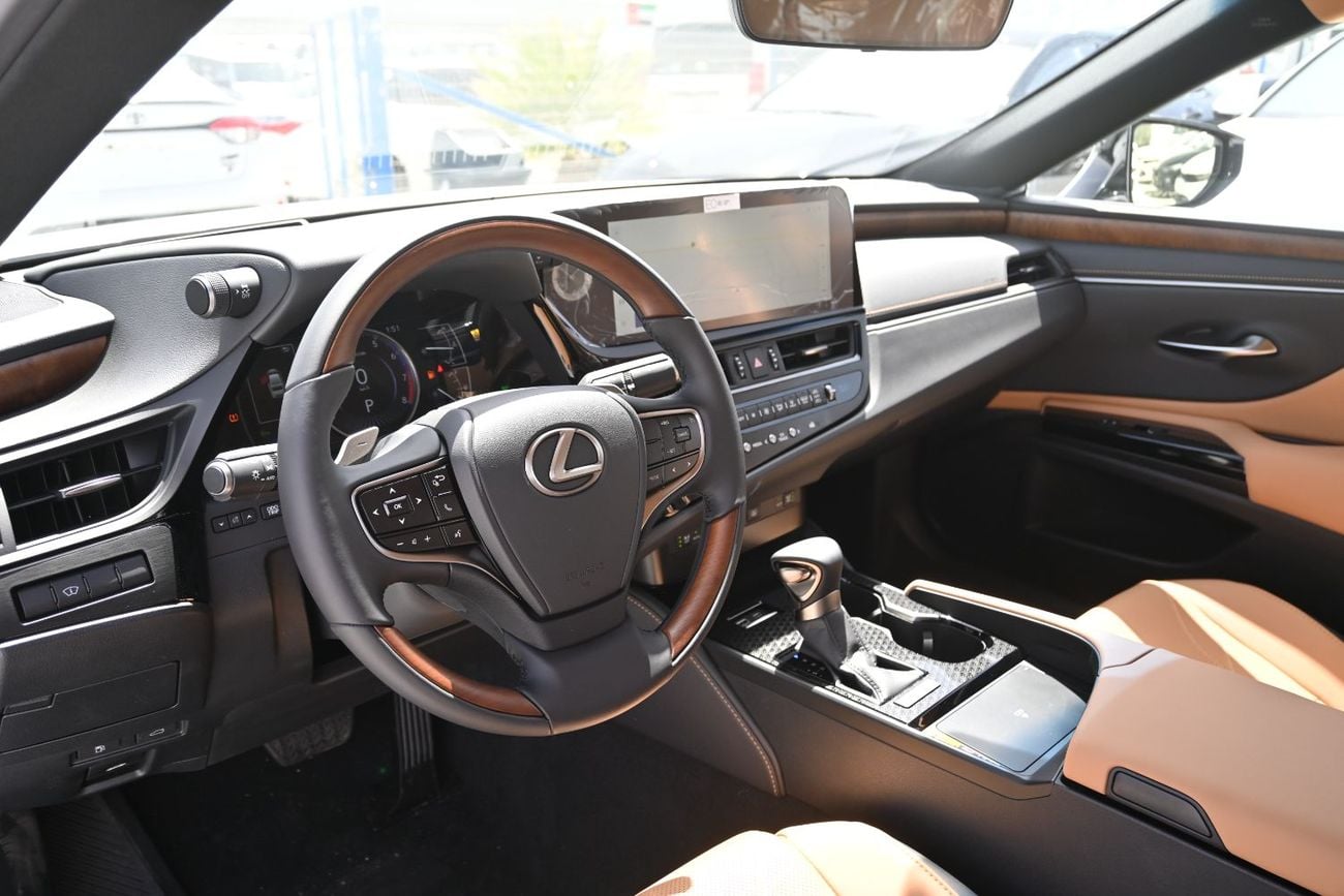 Lexus ES350 Exclusive 3.5L Lexus ES350 3.5L V6 Petrol, Color White Model 2025