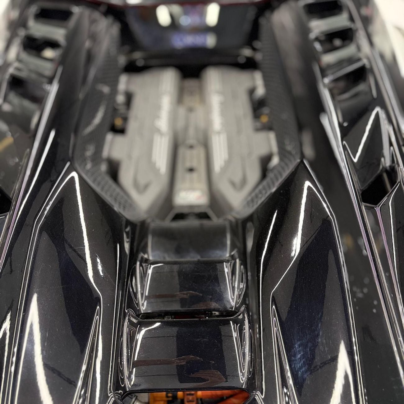 لامبورغيني ريفويلتو STD 6.5L V12 Hybrid