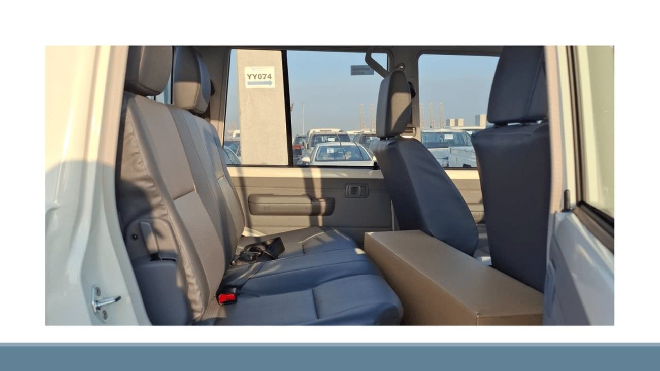 تويوتا لاند كروزر بيك آب ECT0028 - Toyota LC79 DCab - 2.8L Diesel Manual White (Diff lock)