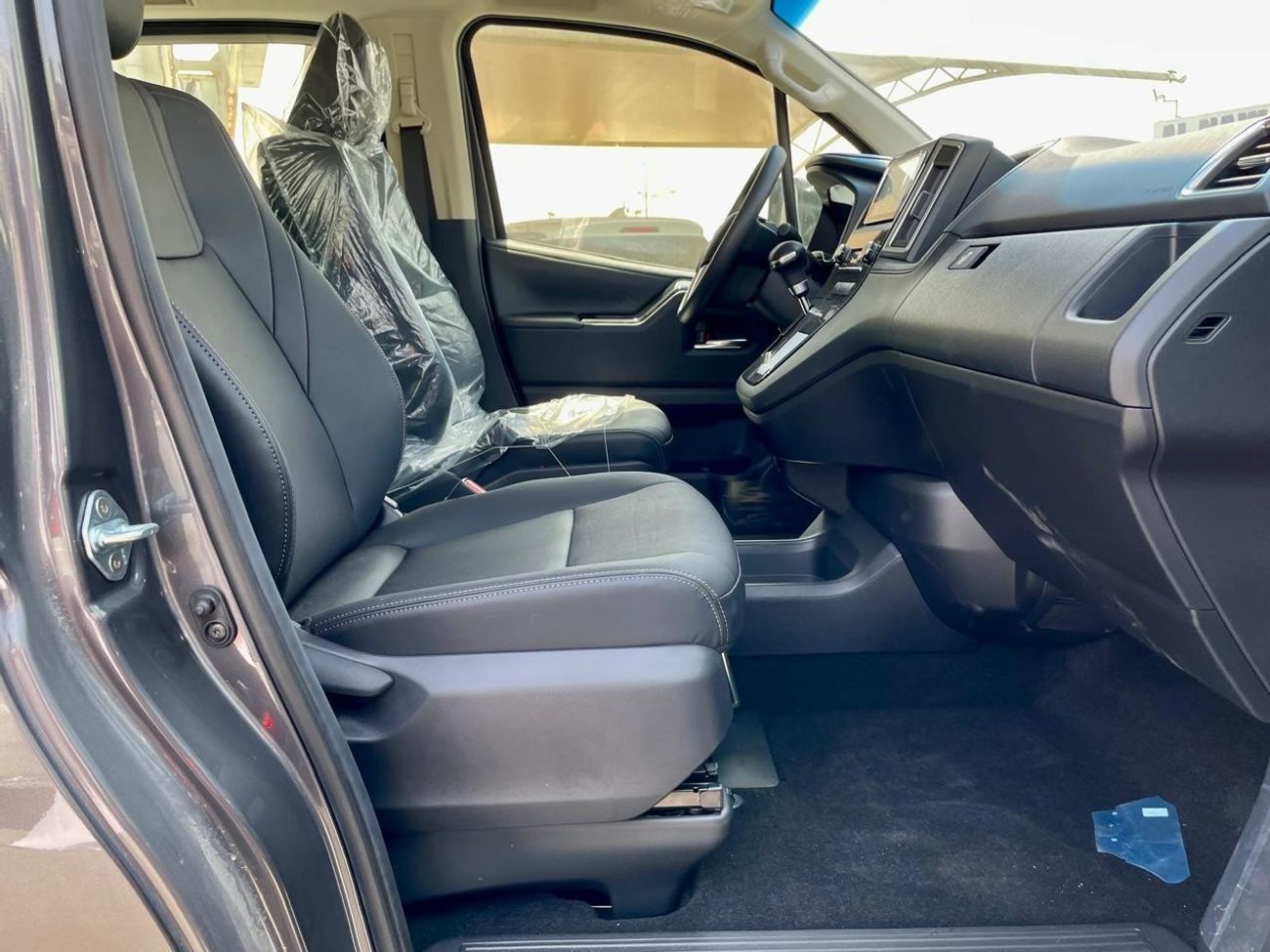 Toyota Granvia Toyota Granvia 2.8L Turbo Diesel!!! 2022 Best price for export!!!