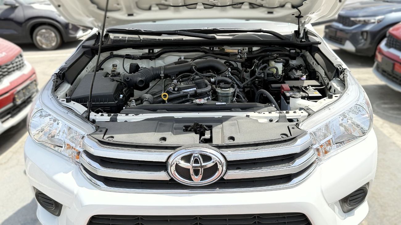 Toyota Hilux Toyota Hilux 2.7L Petrol MT SC 4x4 2025YM