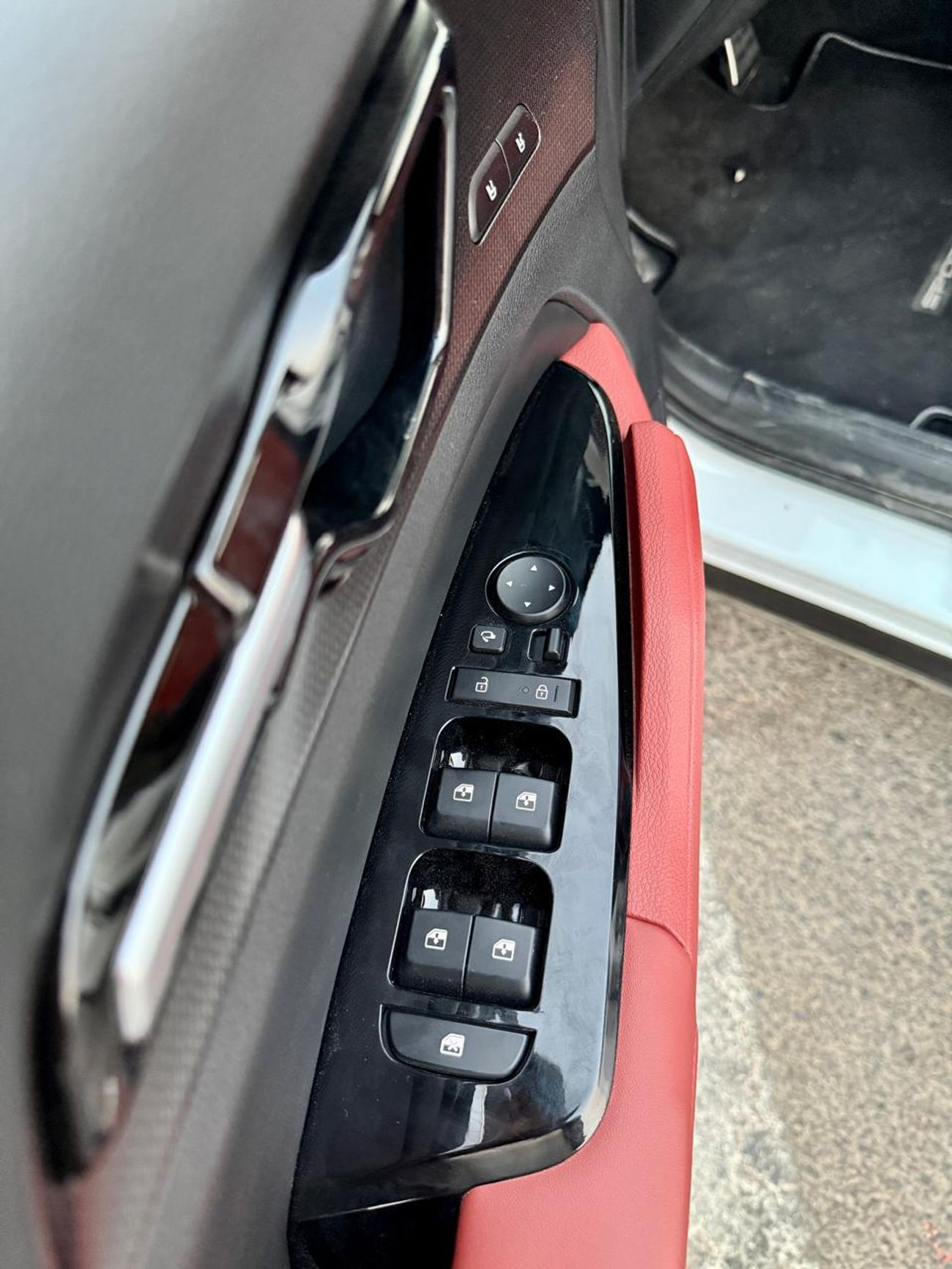 كيا سبورتيج 2.0L MPI LX (FWD)