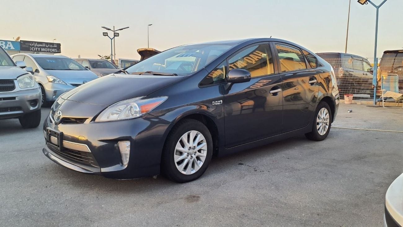 تويوتا برياس Prius PLUG IN  Fresh Import 2013 Model
